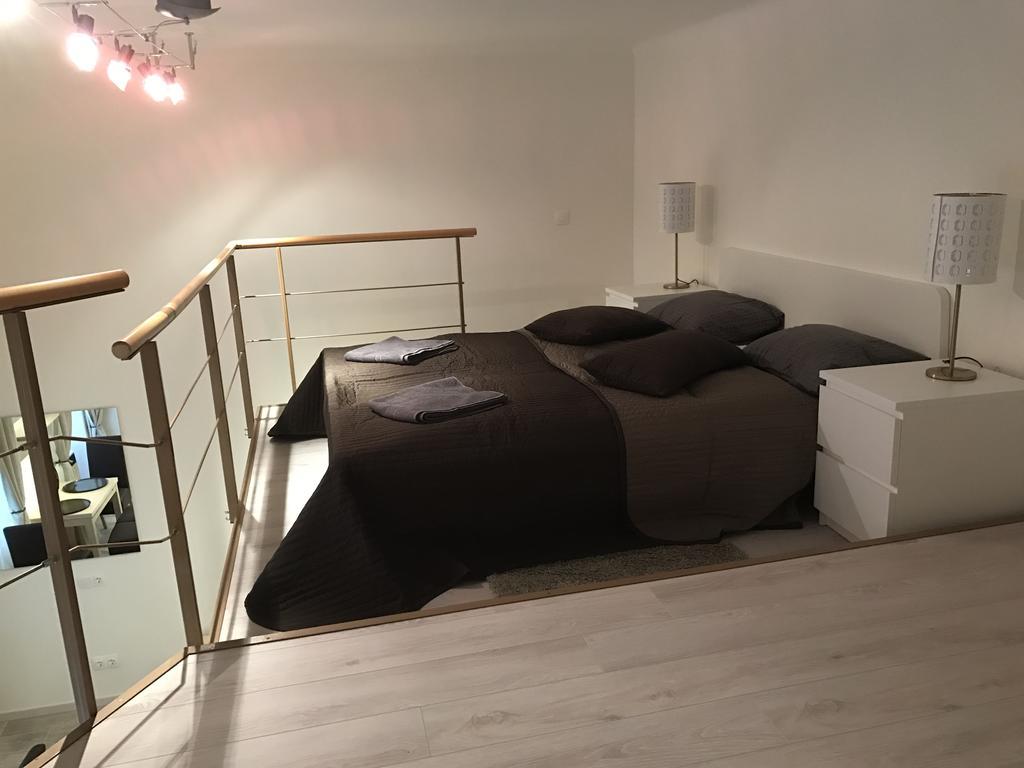 Goldcentral Apartment Gozsdu Budapest Esterno foto